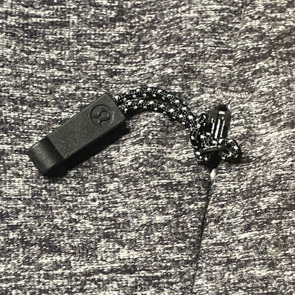 Lululemon Long Sleeve Crew Neck Performance Tee Size Medium Color Grey Soft - Picture 14 of 15